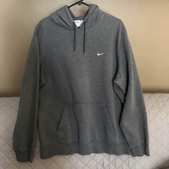 Nike Tops - Nike Sweatshirt